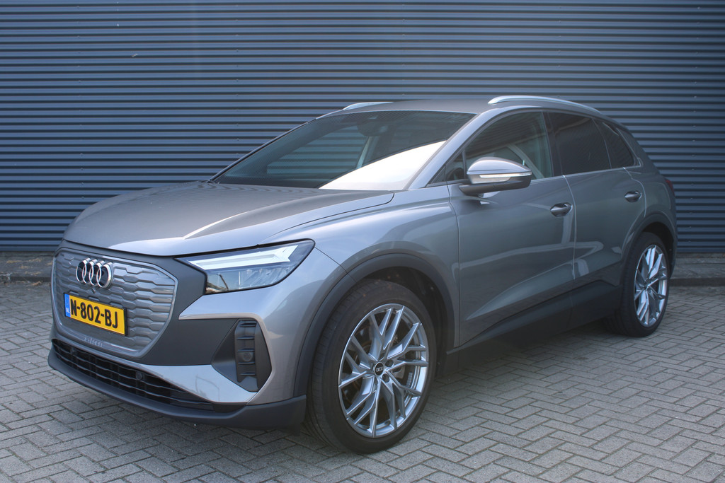 56512981-0.jpg